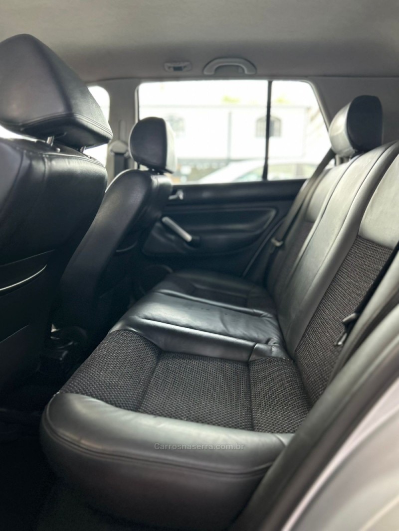GOLF 1.6 MI SPORTLINE 8V FLEX 4P MANUAL - 2010 - PASSO FUNDO