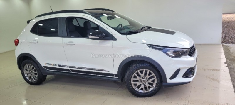 ARGO 1.8 TREKKING 16V FLEX 4P AUTOMÁTICO