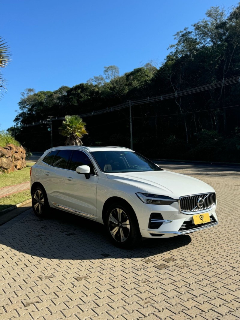 XC60 2.0 T8 ULTIMATE AWD HIBRIDO 4P AUTOMÁTICO - 2023 - IVOTI
