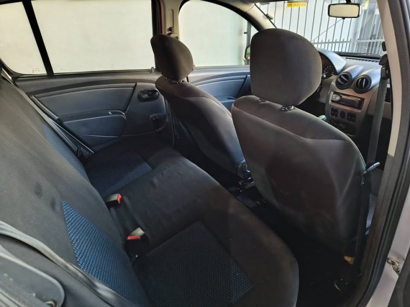 SANDERO 1.0 AUTHENTIQUE 8V FLEX 4P MANUAL - 2010 - CAXIAS DO SUL