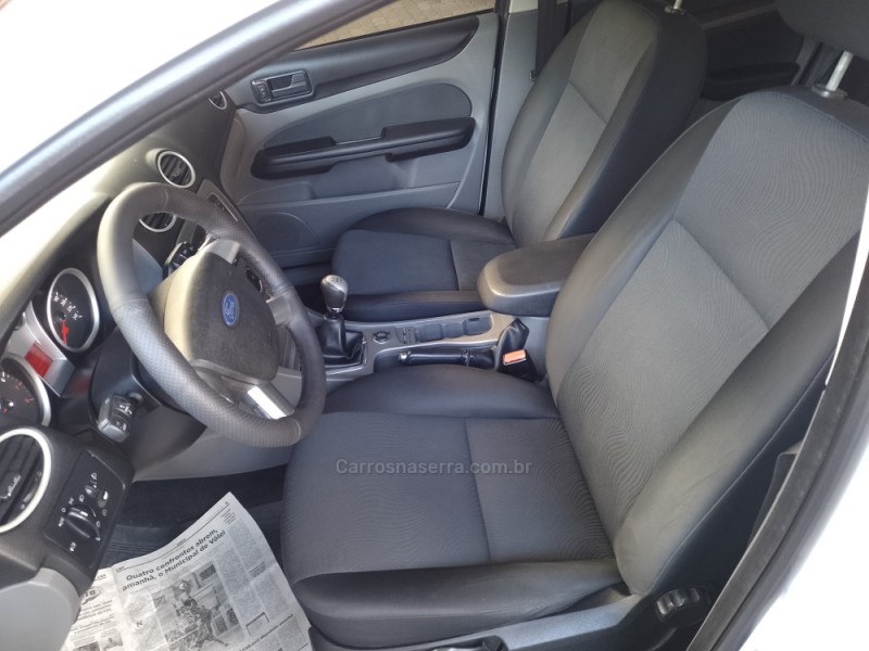 FOCUS 1.6 GLX 8V FLEX 4P MANUAL - 2013 - CAXIAS DO SUL