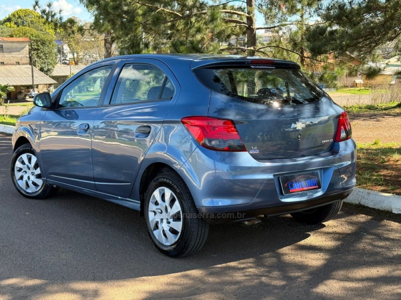 ONIX 1.4 MPFI LT 8V FLEX 4P MANUAL - 2013 - VACARIA