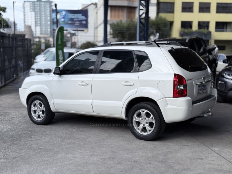 TUCSON 2.0 MPFI GLS 16V 143CV 2WD FLEX 4P AUTOMÁTICO - 2015 - CAXIAS DO SUL