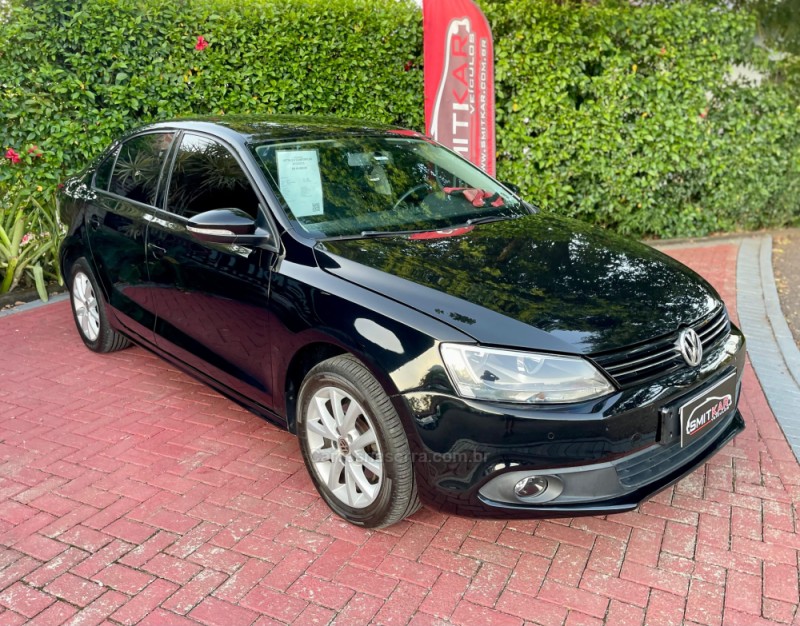 JETTA 2.0 COMFORTLINE FLEX 4P TIPTRONIC - 2013 - ROLANTE