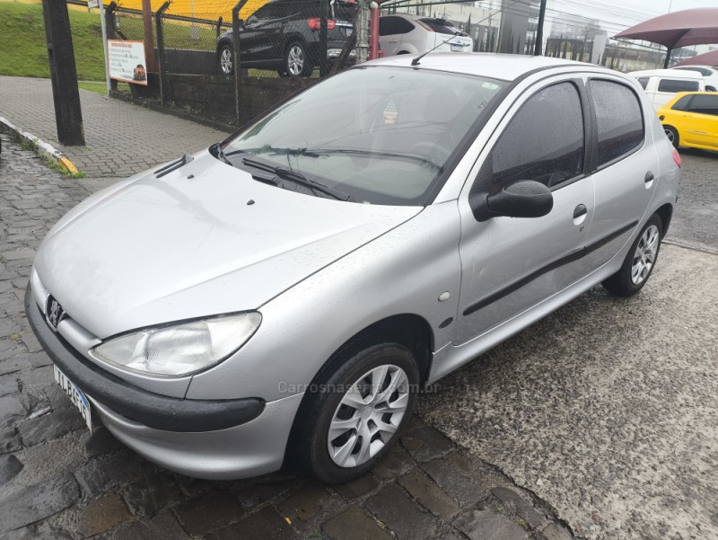206 1.0 SOLEIL 16V GASOLINA 4P MANUAL - 2003 - FARROUPILHA