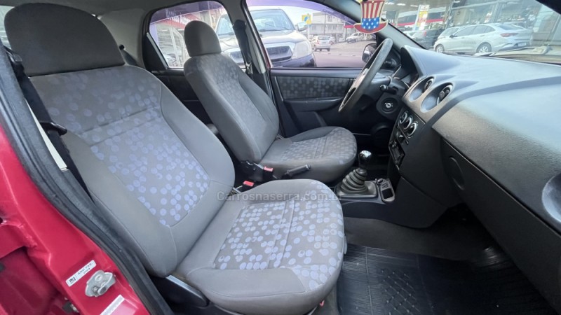 PRISMA 1.0 MPFI JOY 8V FLEX 4P MANUAL - 2010 - VACARIA