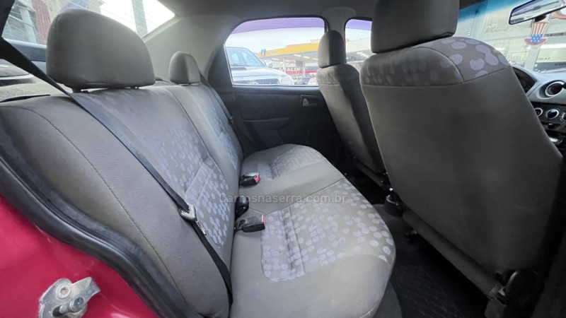 PRISMA 1.0 MPFI JOY 8V FLEX 4P MANUAL - 2010 - VACARIA
