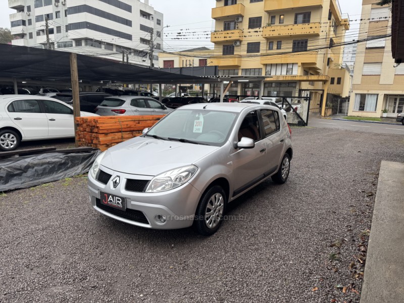 SANDERO 1.6 EXPRESSION 16V FLEX 4P MANUAL - 2011 - GARIBALDI