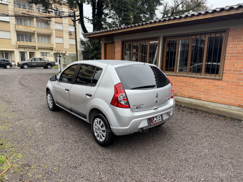 SANDERO 1.6 EXPRESSION 16V FLEX 4P MANUAL - 2011 - GARIBALDI