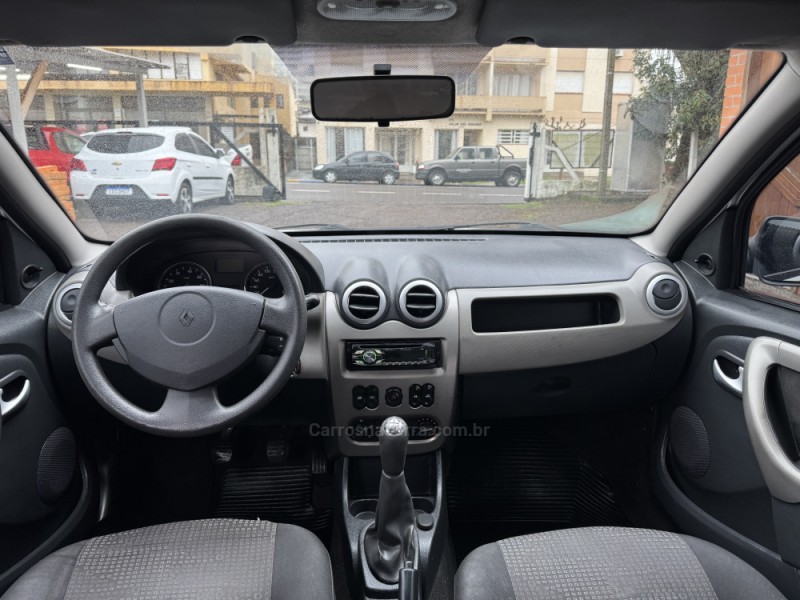 SANDERO 1.6 EXPRESSION 16V FLEX 4P MANUAL - 2011 - GARIBALDI