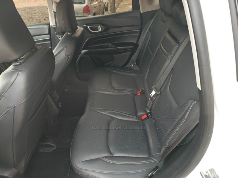 COMPASS 1.3 LONGITUDE T270 16V TURBO 4X2 FLEX 4P AUTOMÁTICO - 2023 - GUAPORé