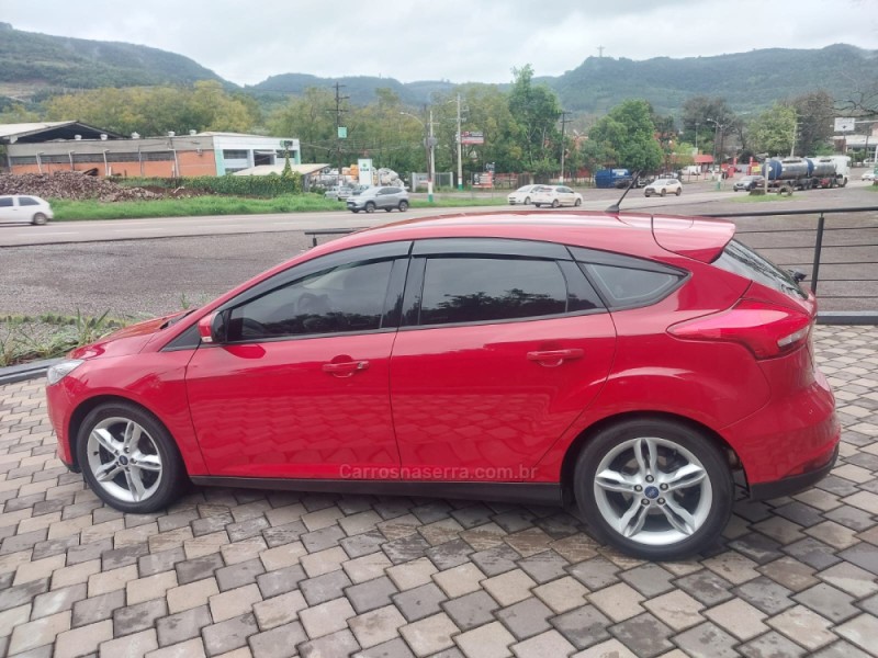 FOCUS 1.6 SE PLUS 16V FLEX 4P MANUAL - 2018 - ENCANTADO