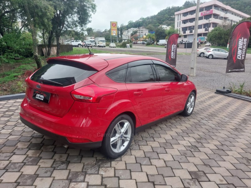 FOCUS 1.6 SE PLUS 16V FLEX 4P MANUAL - 2018 - ENCANTADO