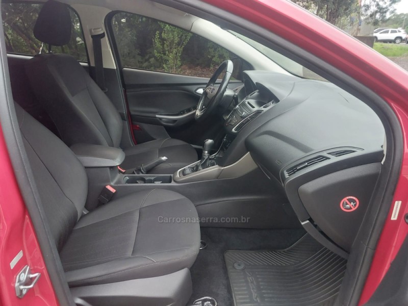 FOCUS 1.6 SE PLUS 16V FLEX 4P MANUAL - 2018 - ENCANTADO