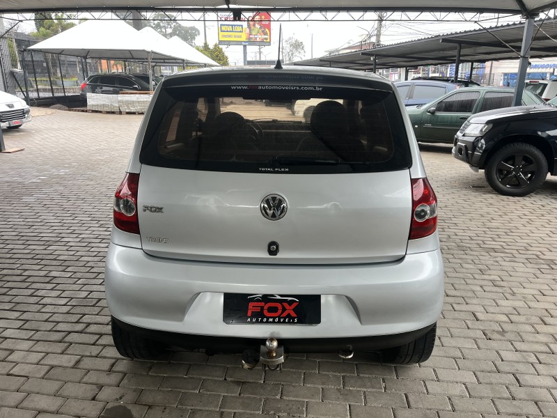 FOX 1.0 MI 8V FLEX 4P MANUAL - 2009 - CAXIAS DO SUL