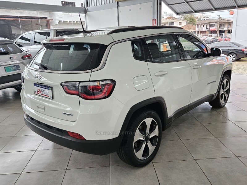 COMPASS 2.0 16V FLEX LONGITUDE AUTOMÁTICO - 2017 - TAPEJARA