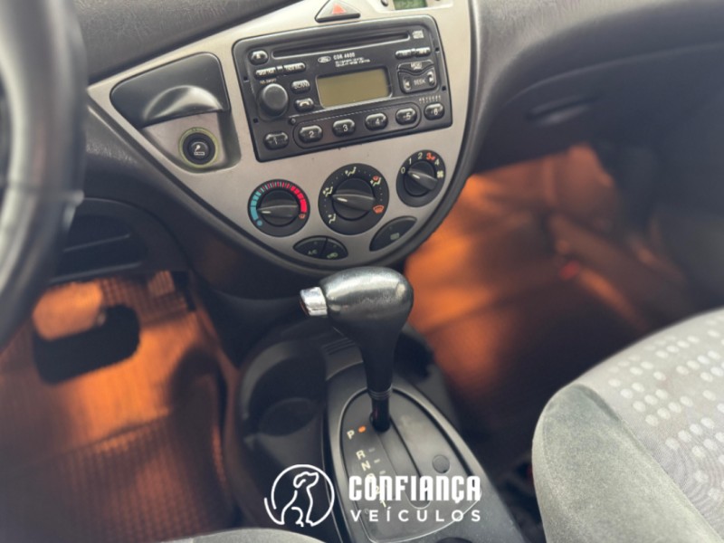 FOCUS 2.0 GHIA SEDAN 16V GASOLINA 4P AUTOMÁTICO - 2003 - BENTO GONçALVES