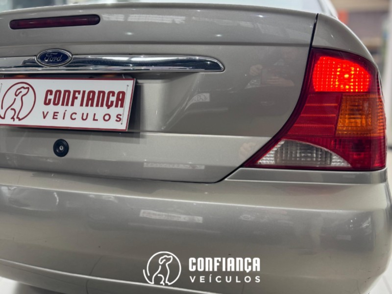 FOCUS 2.0 GHIA SEDAN 16V GASOLINA 4P AUTOMÁTICO - 2003 - BENTO GONçALVES