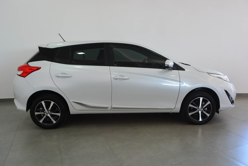 YARIS 1.5 XS CONNECT 16V FLEX 4P AUTOMÁTICO - 2022 - FARROUPILHA