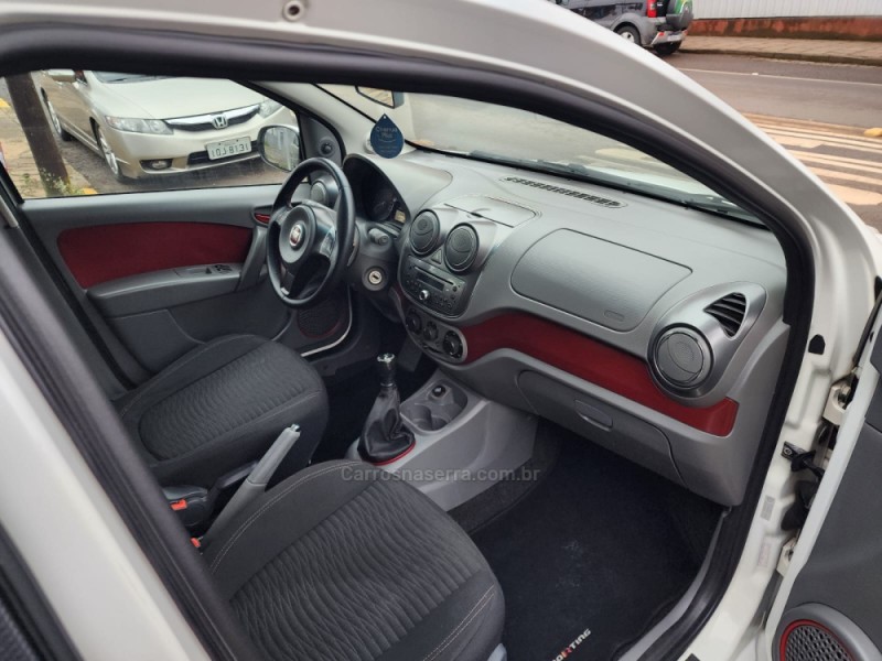 PALIO 1.6 MPI SPORTING 16V FLEX 4P MANUAL - 2014 - VACARIA