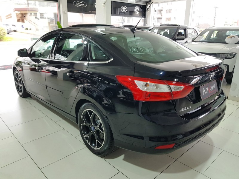 FOCUS 2.0 TITANIUM PLUS SEDAN 16V FLEX 4P AUTOMÁTICO - 2015 - CAXIAS DO SUL