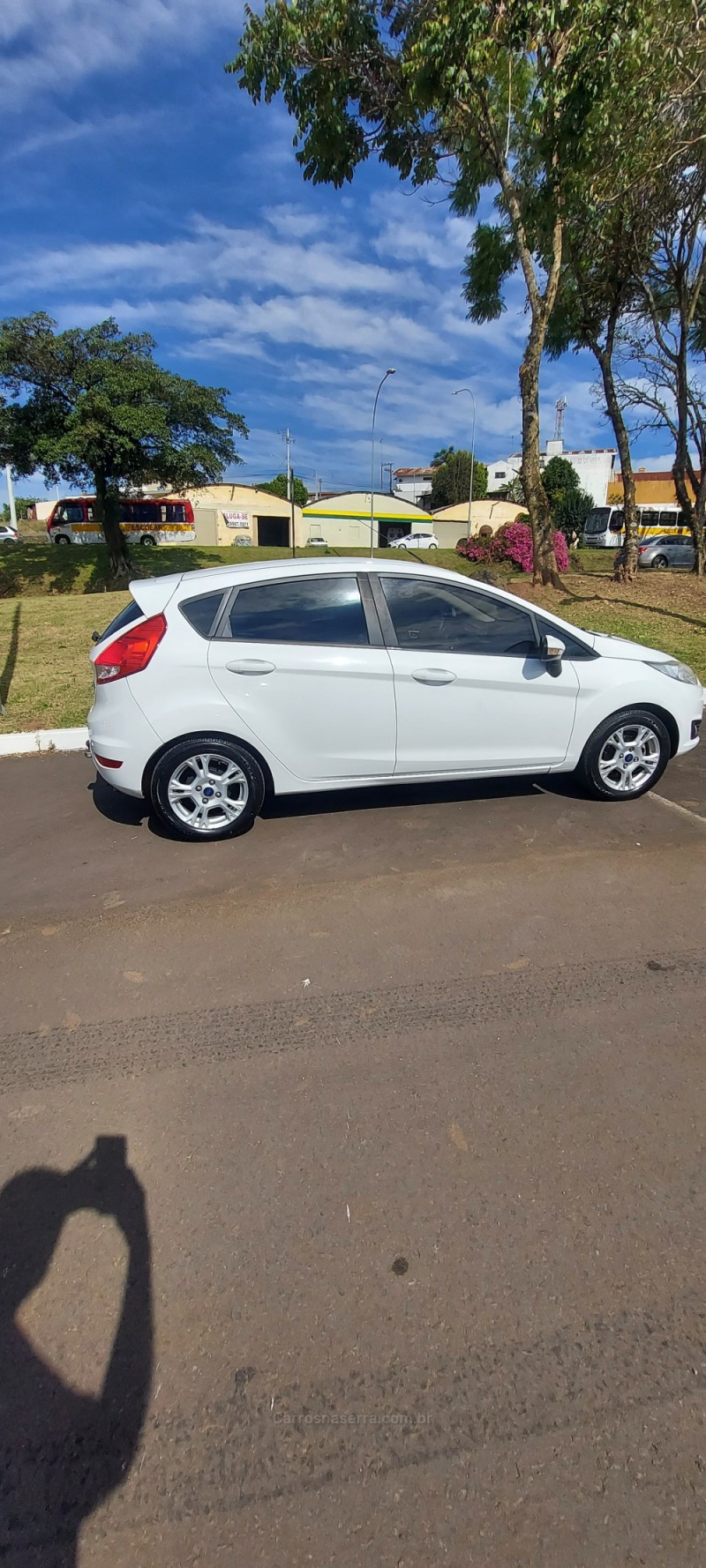 FIESTA 1.6 SE HATCH 16V FLEX 4P AUTOMÁTICO - 2015 - BOM PRINCíPIO