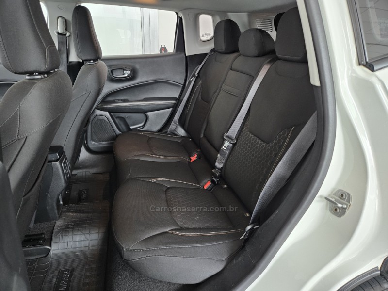 COMPASS 2.0 16V FLEX SPORT AUTOMÁTICO - 2017 - TAPEJARA