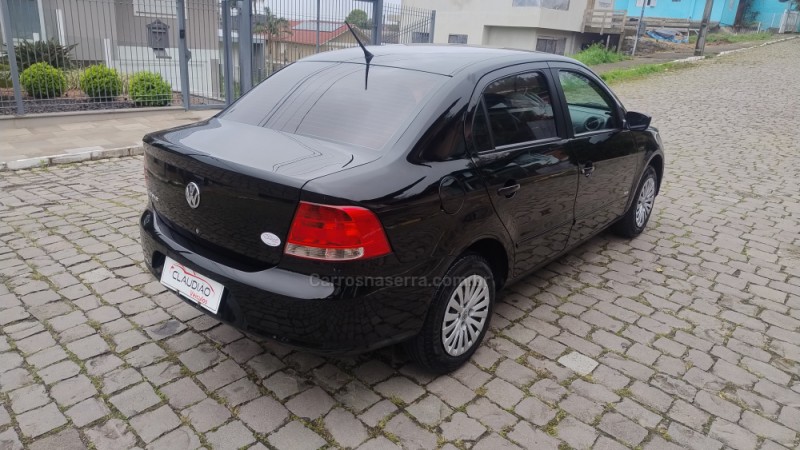 VOYAGE 1.0 MI TRENDLINE 8V FLEX 4P MANUAL - 2011 - BENTO GONçALVES