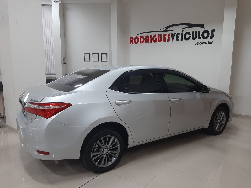 COROLLA 2.0 XEI 16V FLEX 4P AUTOMÁTICO - 2017 - CAXIAS DO SUL