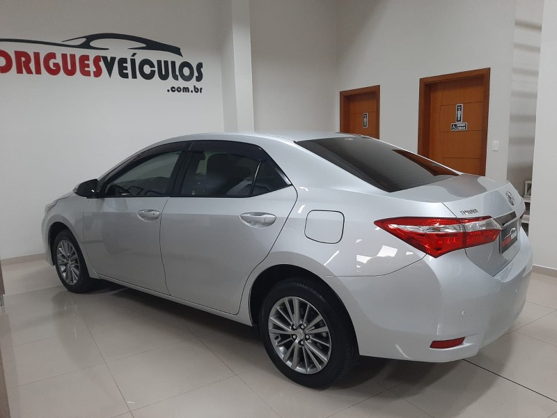 COROLLA 2.0 XEI 16V FLEX 4P AUTOMÁTICO - 2017 - CAXIAS DO SUL