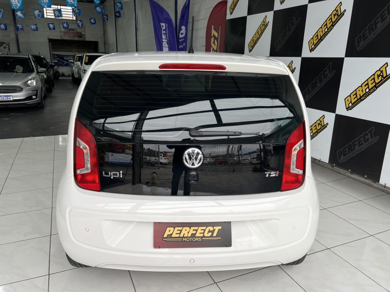 UP 1.0 TSI MOVE UP 12V FLEX 4P MANUAL - 2017 - PORTãO