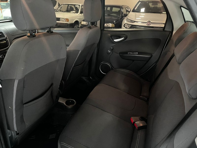 GRAND SIENA 1.4 MPI ATTRACTIVE 8V FLEX 4P MANUAL - 2015 - CAXIAS DO SUL