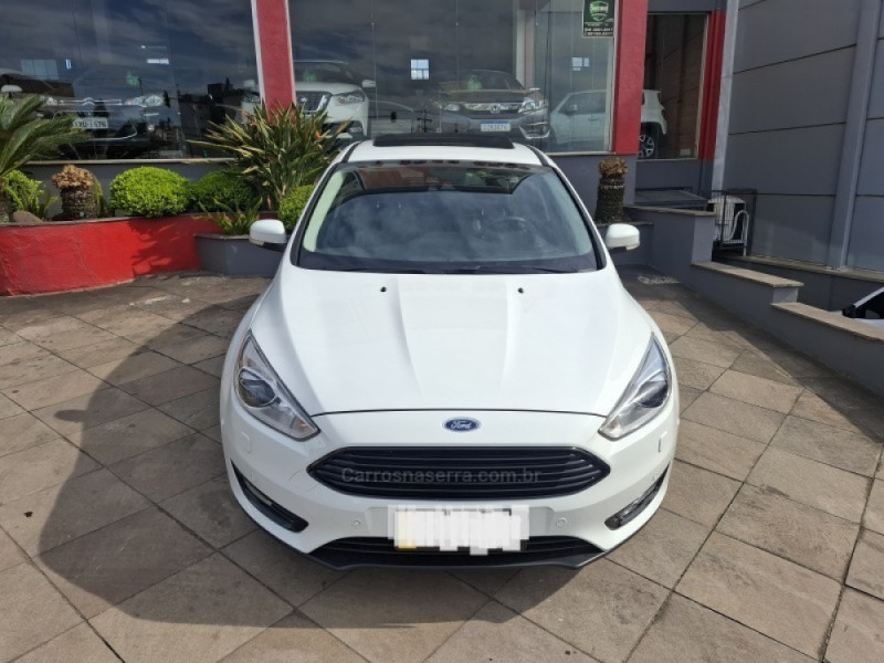 focus 2.0 titanium plus hatch 16v flex 4p auto 2016 bento goncalves