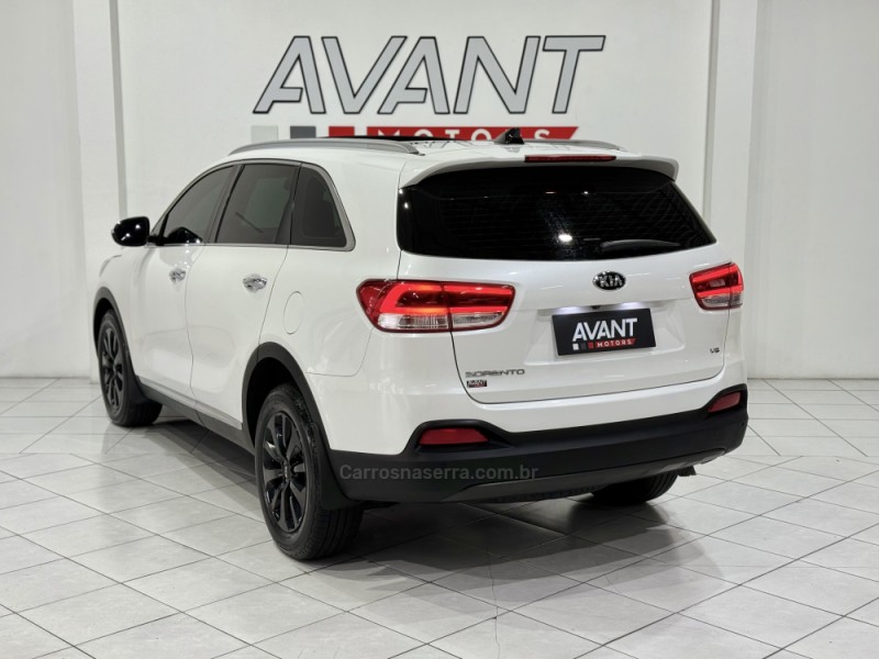 SORENTO 3.3 EX V6 24V GASOLINA 4P 7 LUGARES AUTOMATICO - 2016 - NOVO HAMBURGO