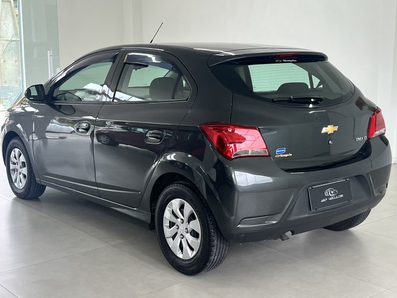ONIX 1.0 LT PLUS 8V FLEX 4P MANUAL - 2017 - BENTO GONçALVES