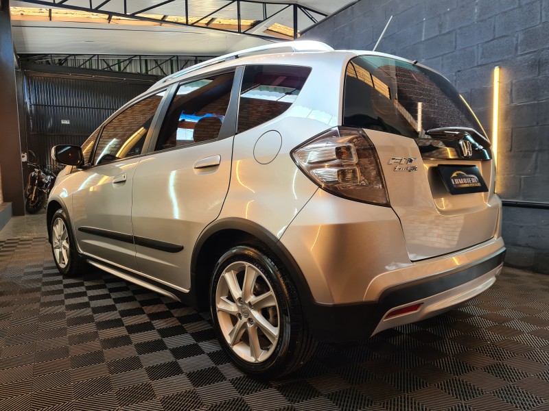 FIT 1.5 TWIST 16V FLEX 4P MANUAL - 2013 - FARROUPILHA