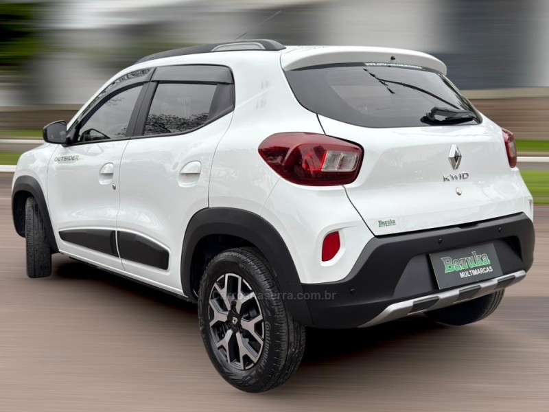 KWID 1.0 12V OUTSIDER FLEX 4P MANUAL - 2024 - NOVO HAMBURGO