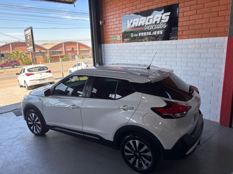 KICKS 1.6 16V FLEX SV LIMITED 4P AUTOMÁTICO - 2017 - CAXIAS DO SUL