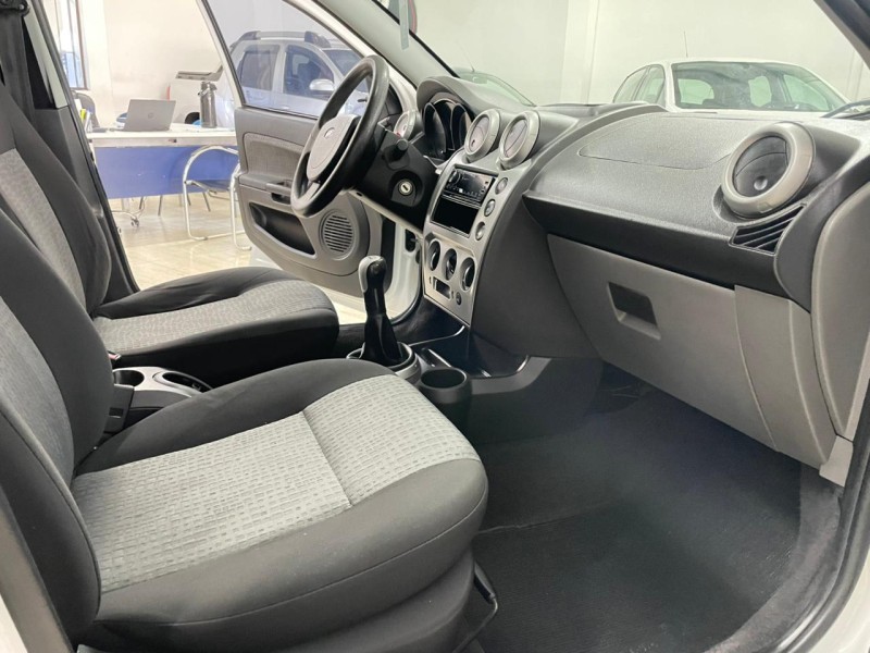 FIESTA 1.6 MPI CLASS SEDAN 8V FLEX 4P MANUAL - 2013 - CAXIAS DO SUL