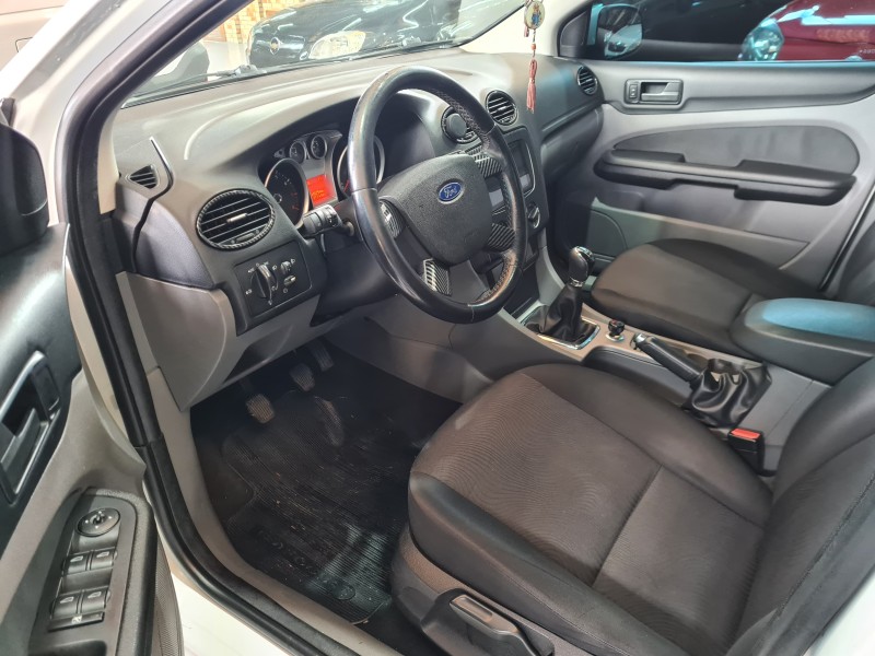 FOCUS 1.6 GLX SEDAN 16V FLEX 4P MANUAL - 2013 - FARROUPILHA
