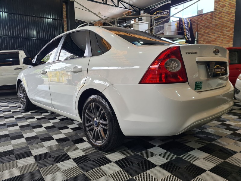 FOCUS 1.6 GLX SEDAN 16V FLEX 4P MANUAL - 2013 - FARROUPILHA