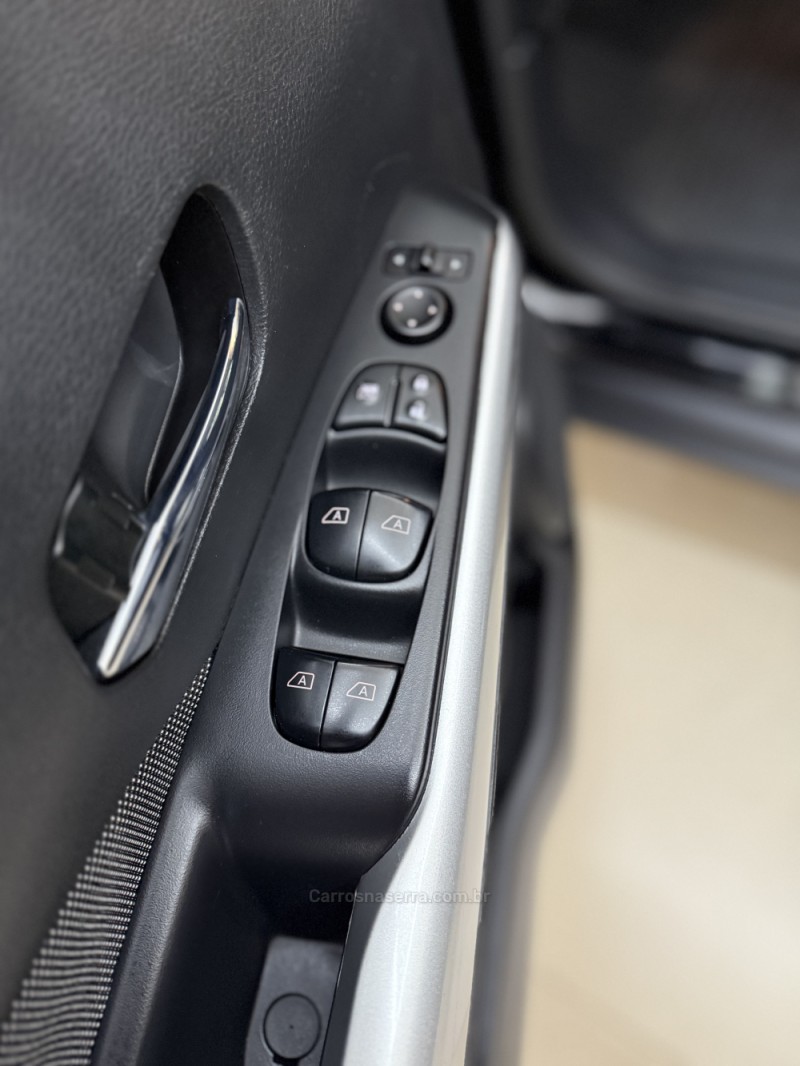 KICKS 1.6 16V FLEX SV LIMITED 4P AUTOMÁTICO - 2021 - FARROUPILHA