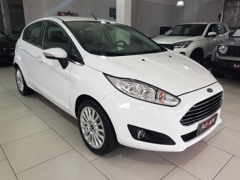 FIESTA 1.6 TITANIUM HATCH 16V FLEX 4P AUTOMÁTICO - 2014 - CAXIAS DO SUL