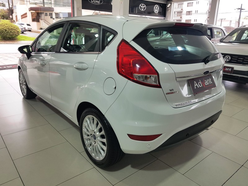 FIESTA 1.6 TITANIUM HATCH 16V FLEX 4P AUTOMÁTICO - 2014 - CAXIAS DO SUL