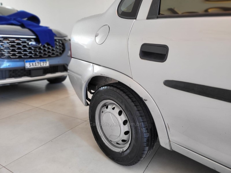 CORSA 1.6 MPFI GL 8V GASOLINA 4P MANUAL - 1999 - CANELA