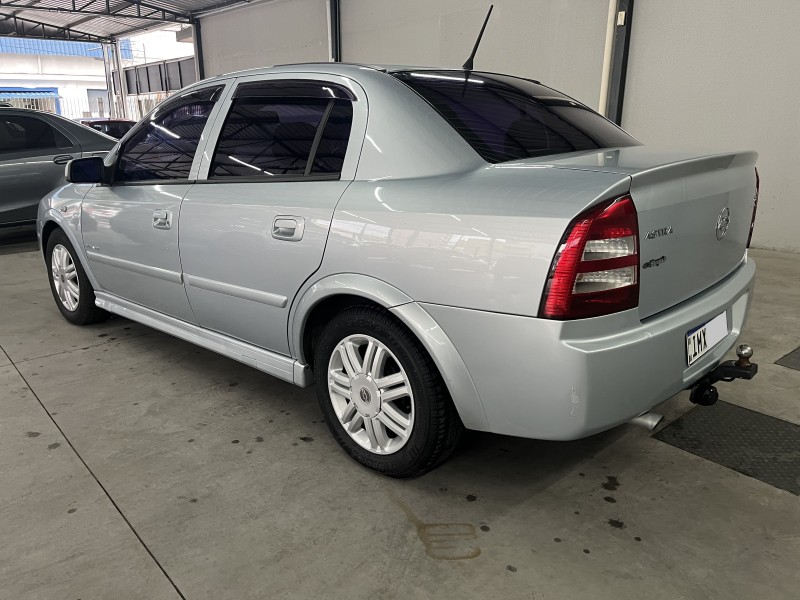 astra 2.0 mpfi elegance sedan 8v flex 4p manual 2006 caxias do sul