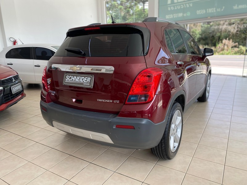 TRACKER 1.8 MPFI LTZ 4X2 16V FLEX 4P AUTOMÁTICO - 2015 - NOVA PETRóPOLIS