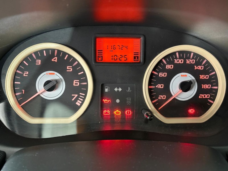 SANDERO 1.6 STEPWAY 16V FLEX 4P MANUAL - 2011 - FARROUPILHA