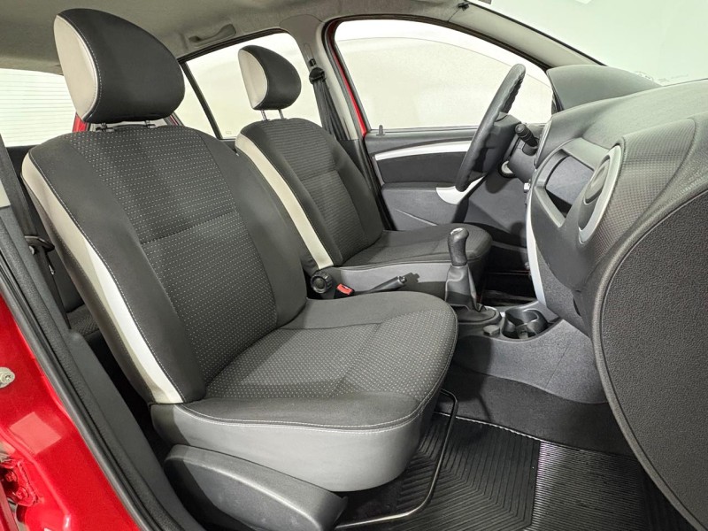 SANDERO 1.6 STEPWAY 16V FLEX 4P MANUAL - 2011 - FARROUPILHA