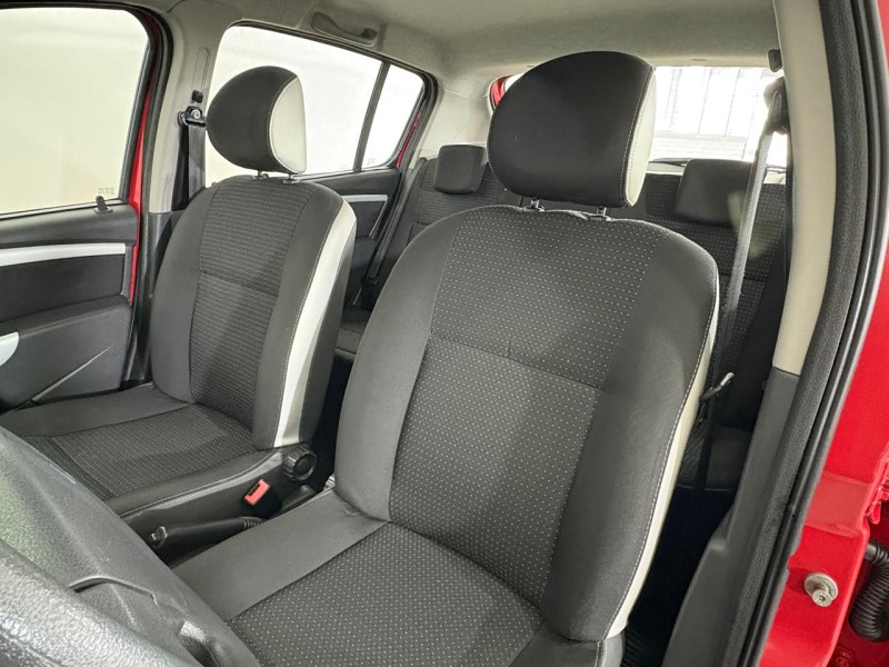 SANDERO 1.6 STEPWAY 16V FLEX 4P MANUAL - 2011 - FARROUPILHA